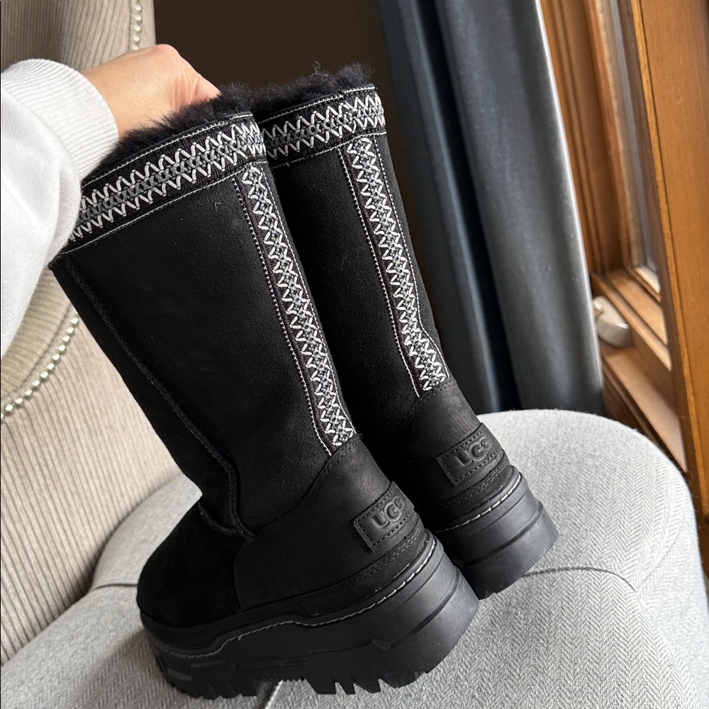 UGG Classic Tall TrailGazer boot - Picture 4 of 8